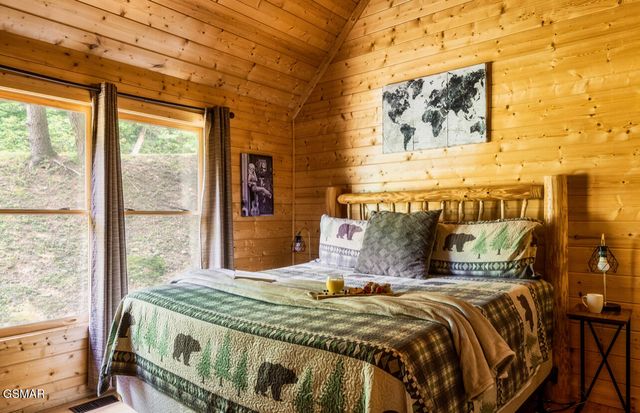 4328 Parkside Village Drive, Sevierville, TN 37862