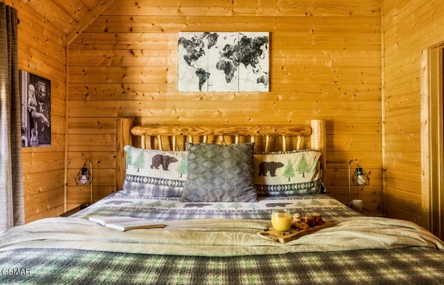 4328 Parkside Village Drive, Sevierville, TN 37862