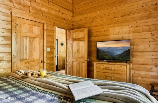 4328 Parkside Village Drive, Sevierville, TN 37862