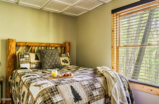 4328 Parkside Village Drive, Sevierville, TN 37862