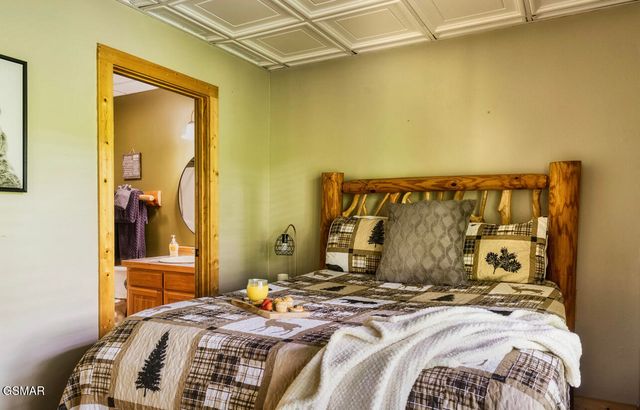 4328 Parkside Village Drive, Sevierville, TN 37862