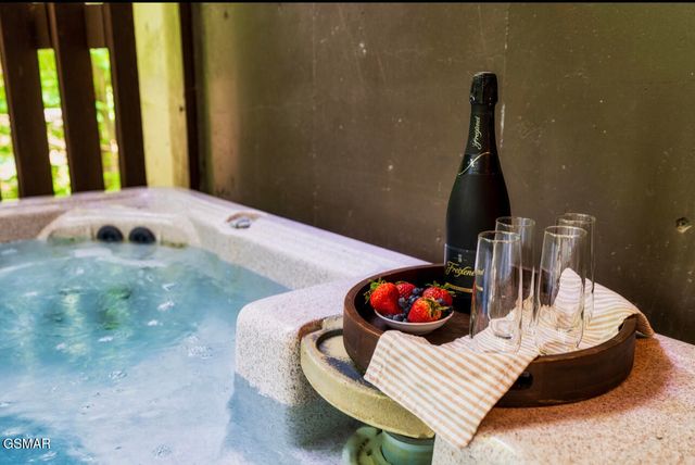 4328 Parkside Village Drive, Sevierville, TN 37862