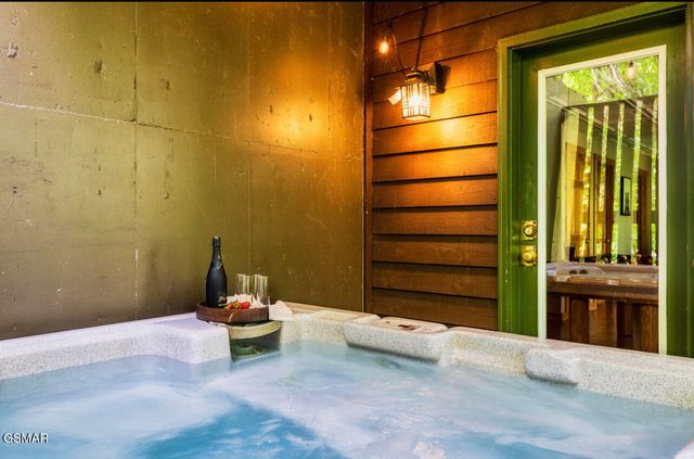 4328 Parkside Village Drive, Sevierville, TN 37862