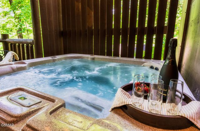 4328 Parkside Village Drive, Sevierville, TN 37862