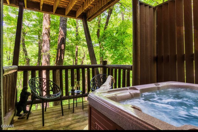 4328 Parkside Village Drive, Sevierville, TN 37862