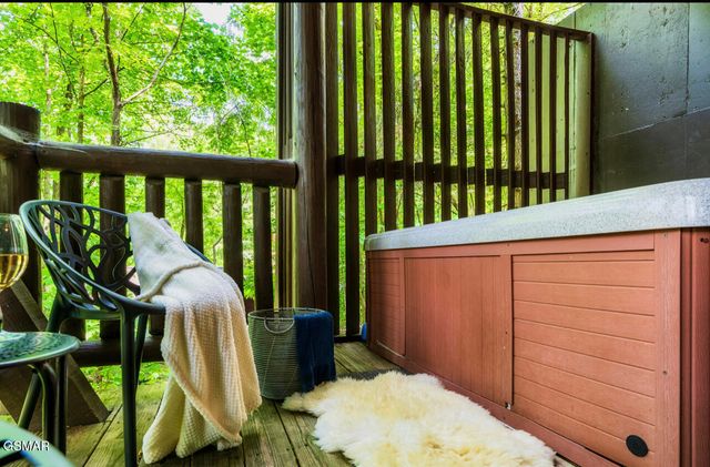 4328 Parkside Village Drive, Sevierville, TN 37862