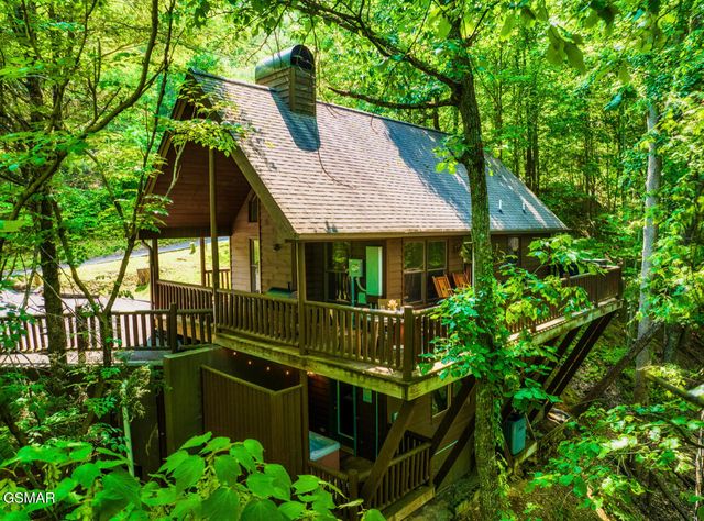 4328 Parkside Village Drive, Sevierville, TN 37862