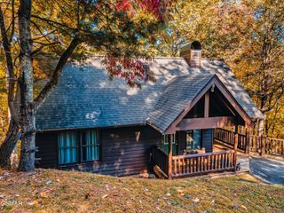 4328 Parkside Village Drive, Sevierville, TN 37862