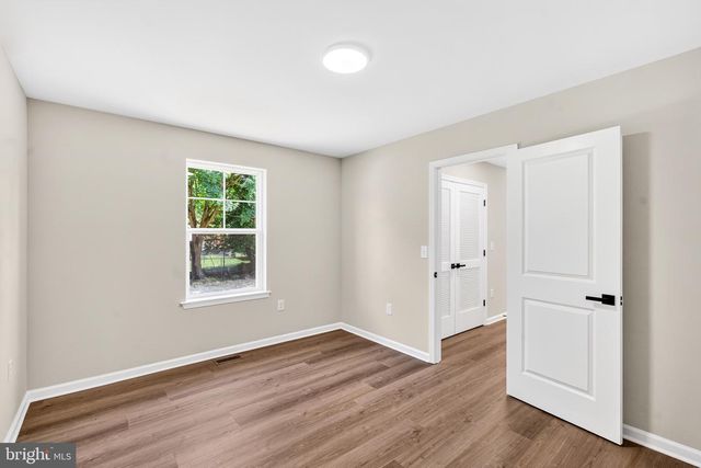 69 MAIN ST, Bridgeport, NJ 08014