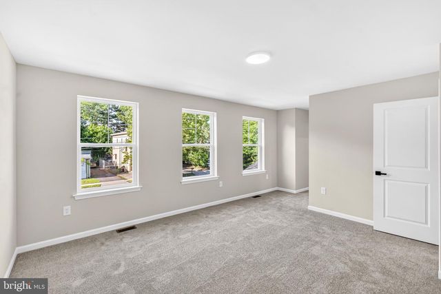 69 MAIN ST, Bridgeport, NJ 08014