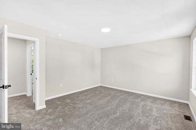 69 MAIN ST, Bridgeport, NJ 08014