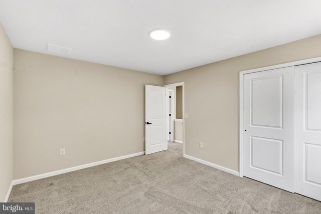 69 MAIN ST, Bridgeport, NJ 08014