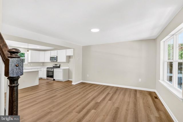 69 MAIN ST, Bridgeport, NJ 08014