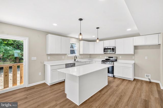 69 MAIN ST, Bridgeport, NJ 08014