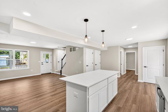 69 MAIN ST, Bridgeport, NJ 08014