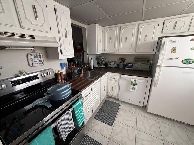 11485 OAKHURST ROAD 1100-1, Largo, FL 33774