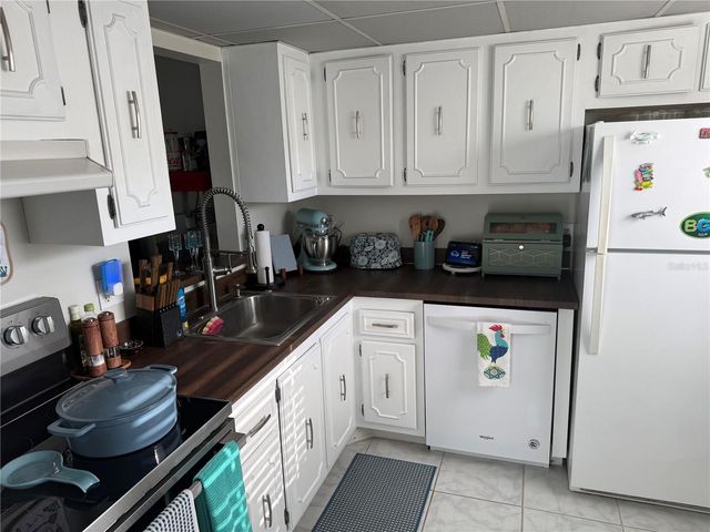 11485 OAKHURST ROAD 1100-1, Largo, FL 33774