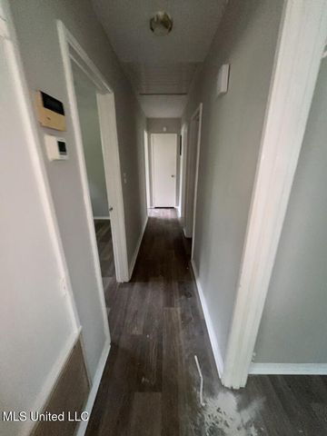 3323 Longwood Drive, Jackson, MS 39212