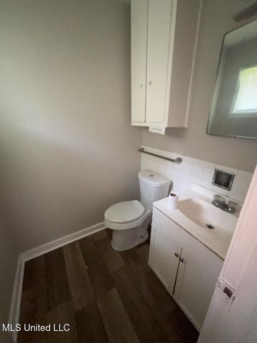 3323 Longwood Drive, Jackson, MS 39212