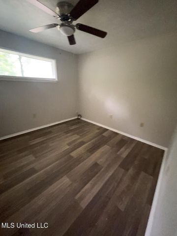 3323 Longwood Drive, Jackson, MS 39212