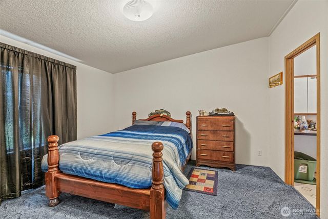 1337 South Silverlake Road, Castle Rock, WA 98611
