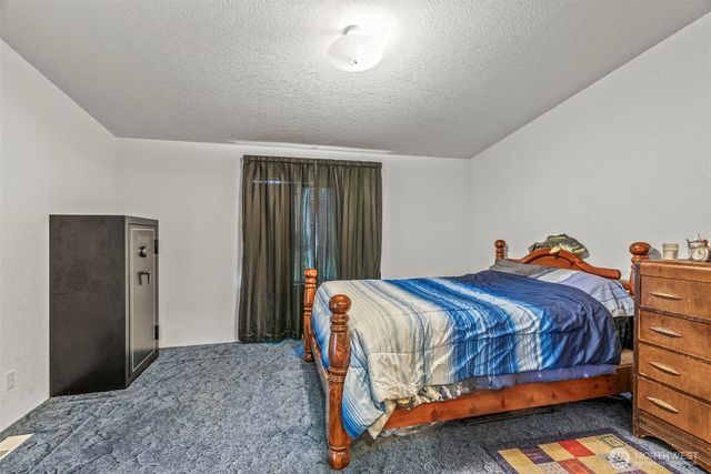 1337 South Silverlake Road, Castle Rock, WA 98611