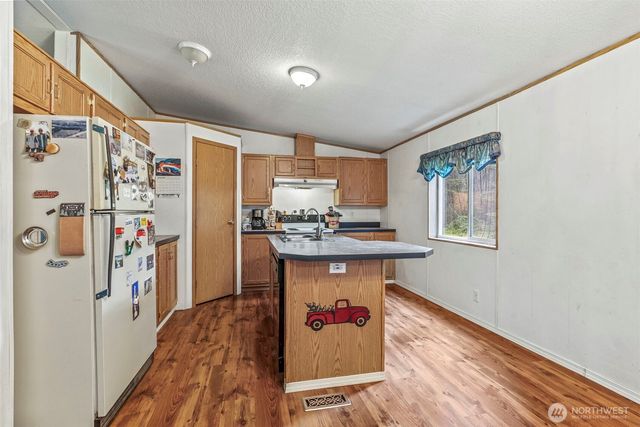 1337 South Silverlake Road, Castle Rock, WA 98611