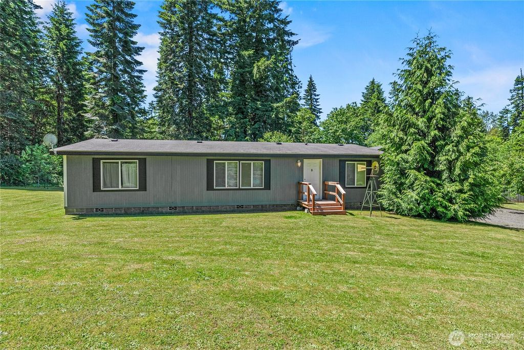 1337 South Silverlake Road, Castle Rock, WA 98611