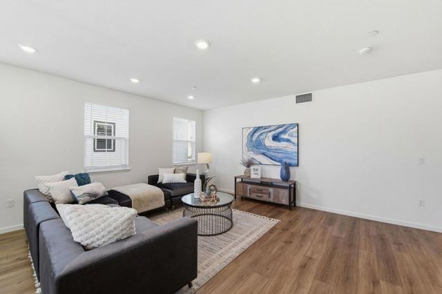 3078 Empoli Lane 5, San Jose, CA 95136