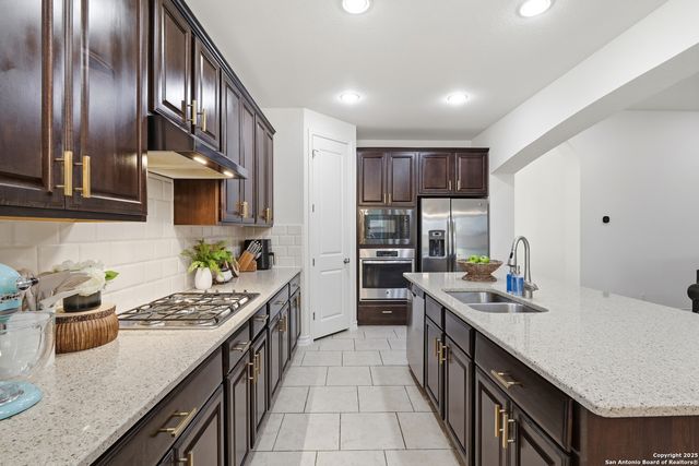 7715 Goldstrike Dr, San Antonio, TX 78254