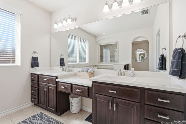 7715 Goldstrike Dr, San Antonio, TX 78254