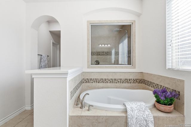 7715 Goldstrike Dr, San Antonio, TX 78254