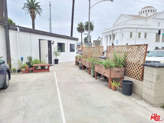 702 CEDAR Avenue, Long Beach, CA 90813