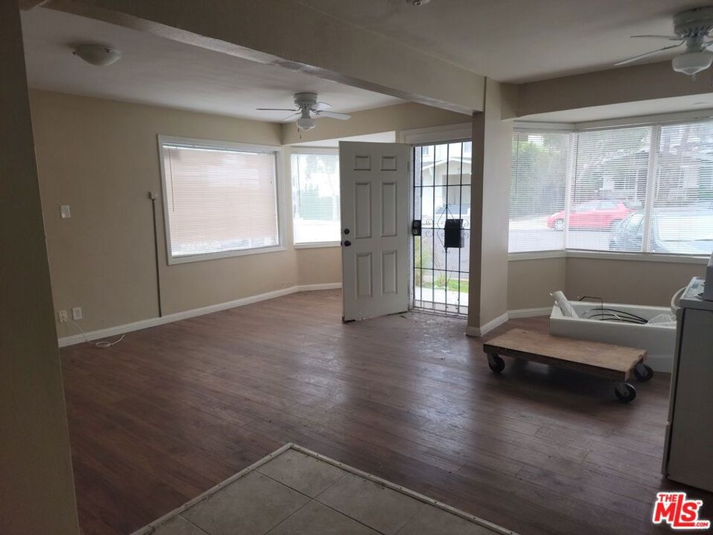 Image 26 of property listing at 702 CEDAR Avenue, Long Beach, CA 90813