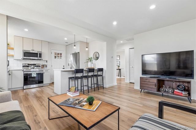 3615 N Saint Paul Street, Denver, CO 80205