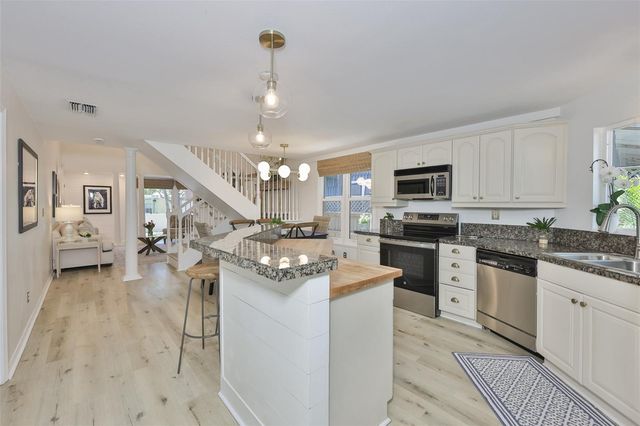 1615 W WATROUS AVENUE, Tampa, FL 33606