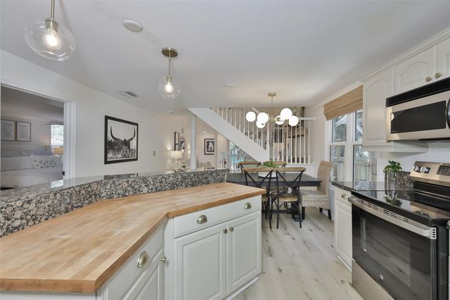 1615 W WATROUS AVENUE, Tampa, FL 33606