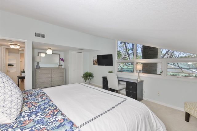 1615 W WATROUS AVENUE, Tampa, FL 33606