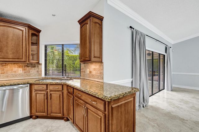 5426 NW 61st Ave, Coral Springs, FL 33067