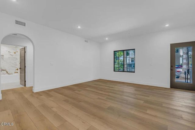 139 S Oak Knoll Avenue 103, Pasadena, CA 91101