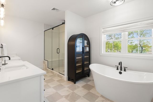 1 Rogers Brook East, Andover, MA 01810