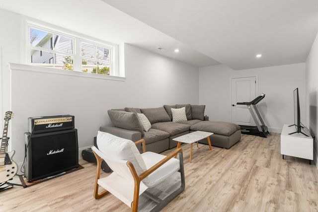 1 Rogers Brook East, Andover, MA 01810