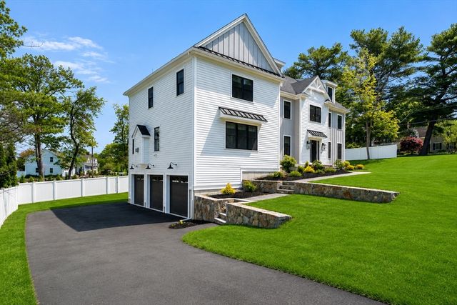 1 Rogers Brook East, Andover, MA 01810