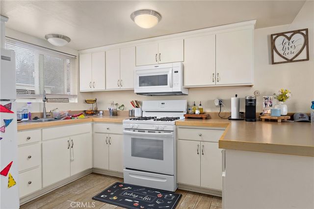 2221 Oak Street, Paso Robles, CA 93446