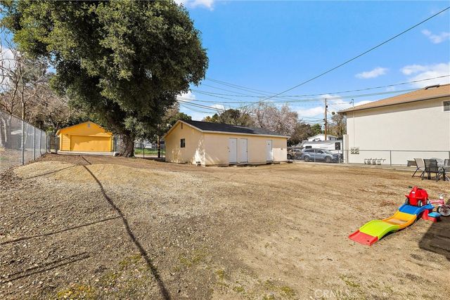 2221 Oak Street, Paso Robles, CA 93446