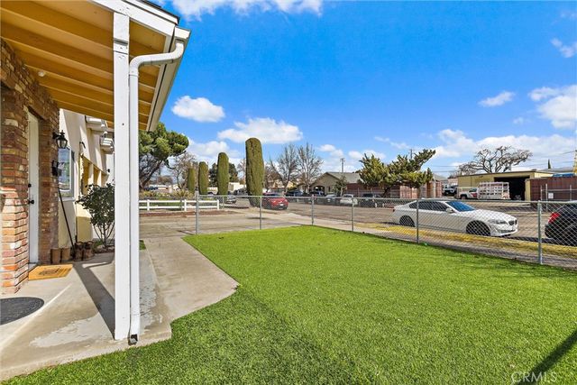 2221 Oak Street, Paso Robles, CA 93446