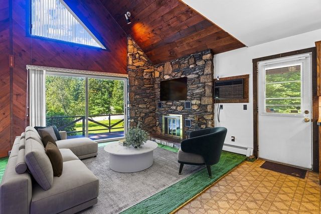 3 Babbitt Way, Berkley, MA 02779