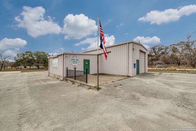 1600 COUNTY ROAD 770, Natalia, TX 78059