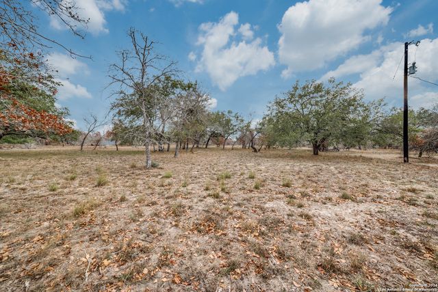 1600 COUNTY ROAD 770, Natalia, TX 78059