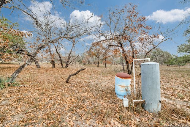 1600 COUNTY ROAD 770, Natalia, TX 78059